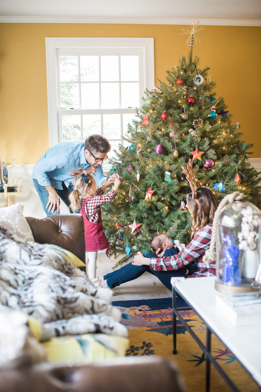 The Martino family decorates their Christmas tree 2016
