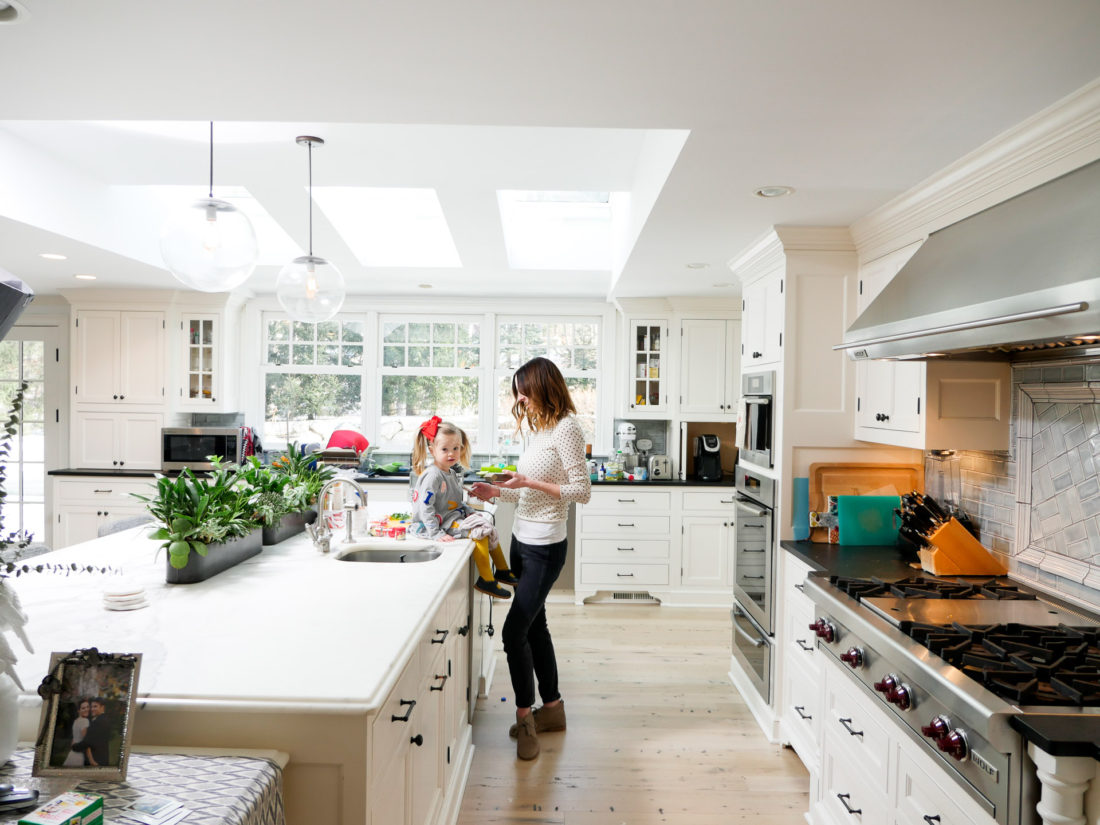 EVa Amurri Martino cooks with her daughter marlowe in her Connecticut kitchen