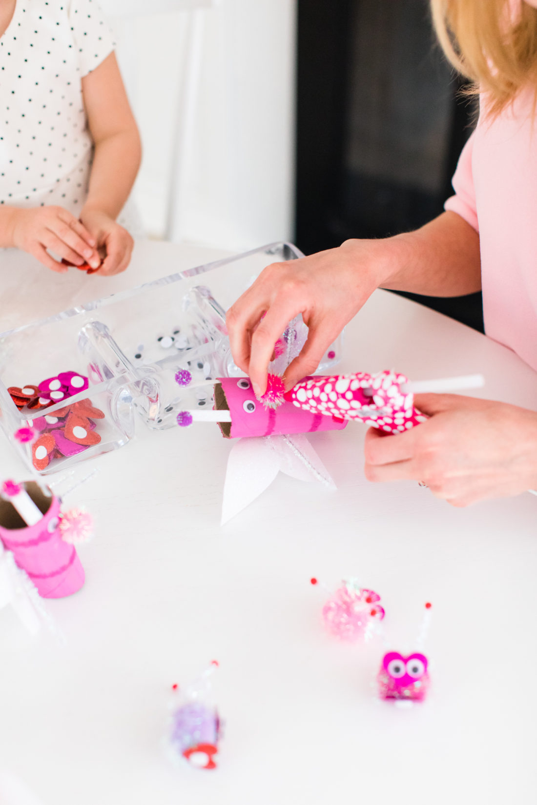 Eva Amurri Martino decorates Lovebugs for Valentine's Day