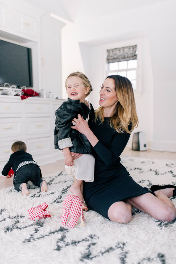 Eva Amurri Martino and daughter Marlowe Mae play on the floor of their Connecticut home