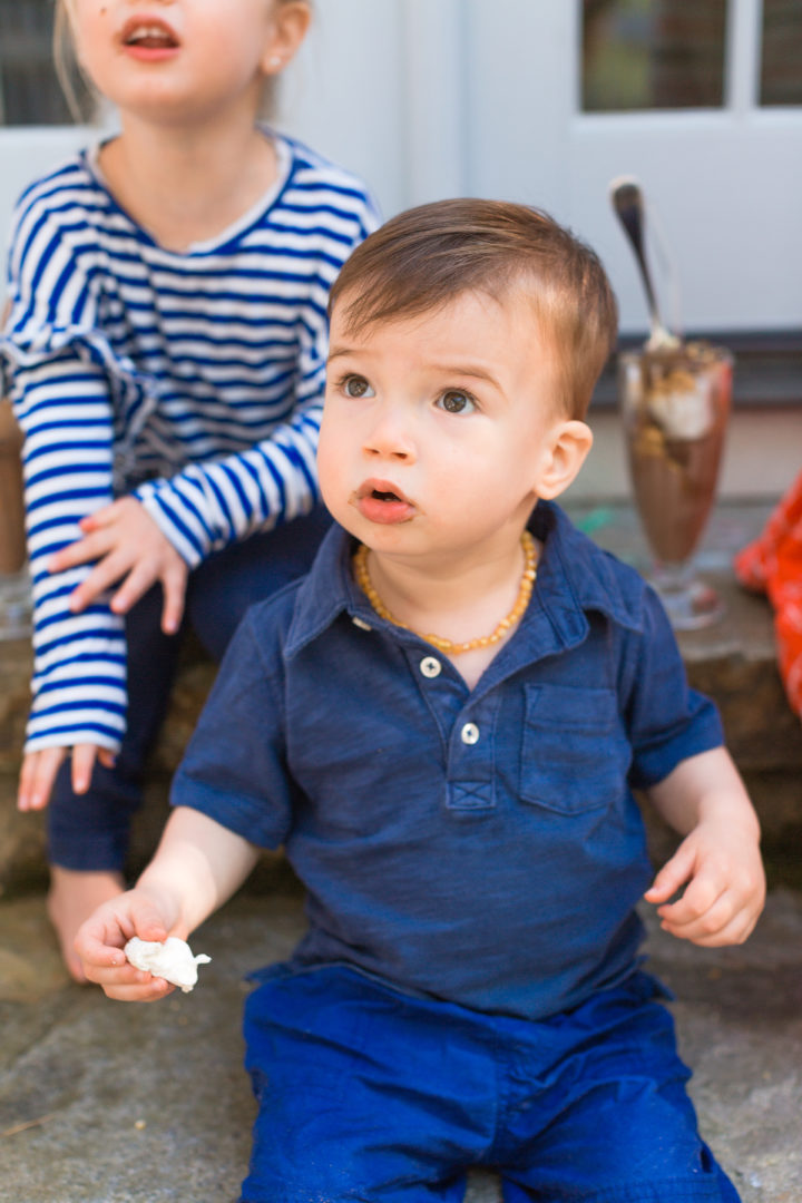 Eva Amurri Martino enjoys smores sundaes with her kids on the steps of her Connecticut home