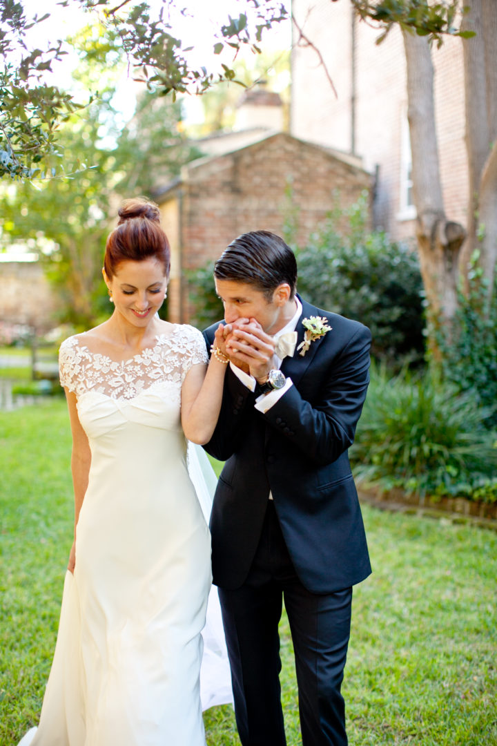 Kyle Martino sweetly kisses his bride Eva Amurri