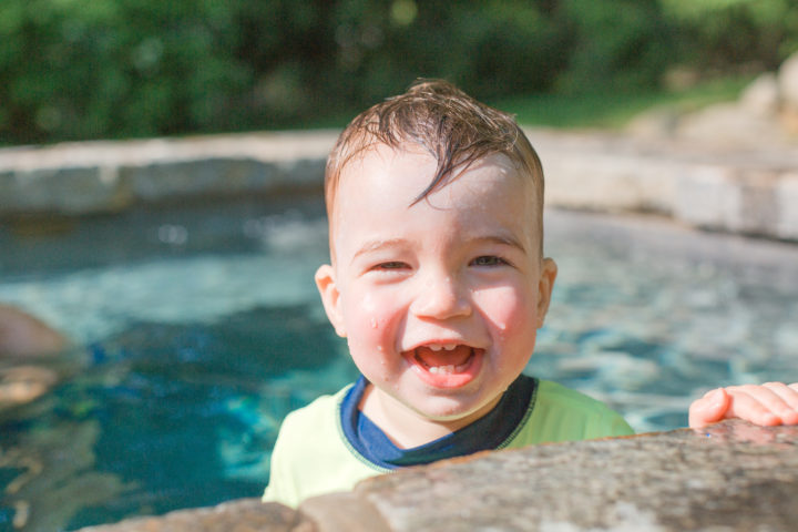 Eva Amurri Martino's son Major laughing in the pool