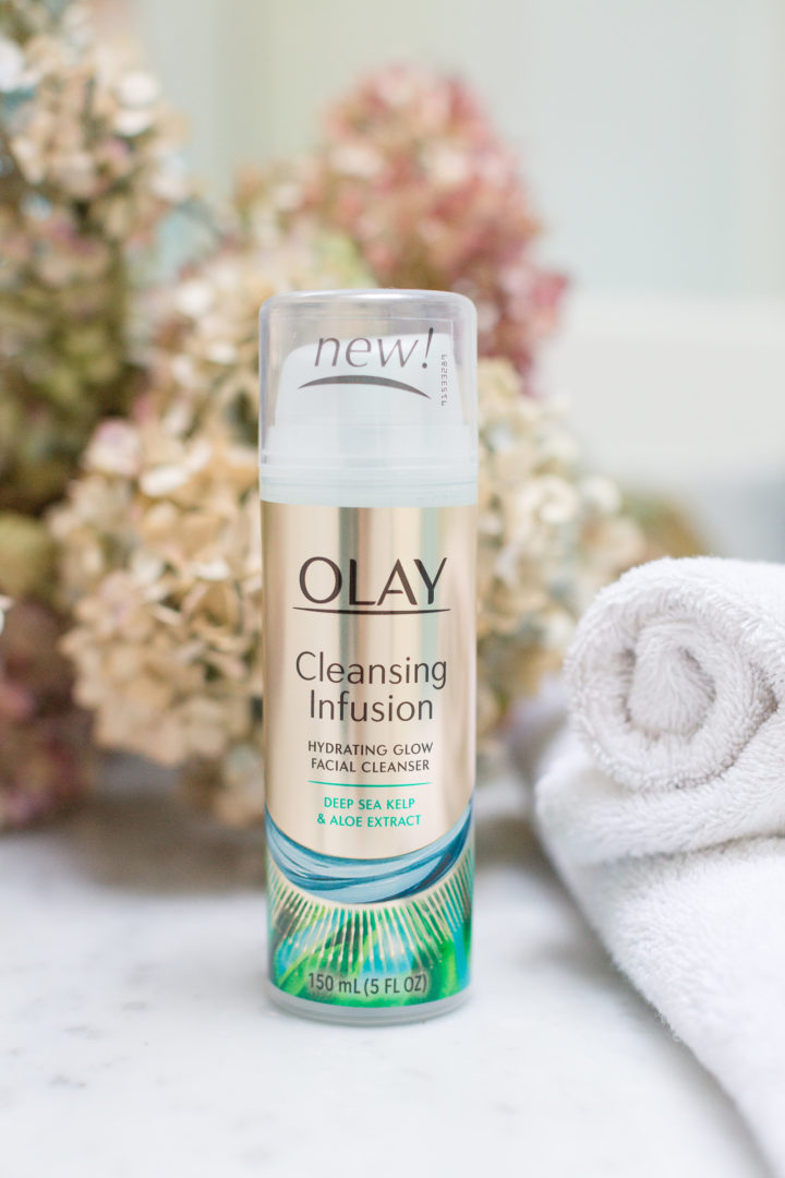 Eva Amurri Martino displays her favorite Olay summer cleanser