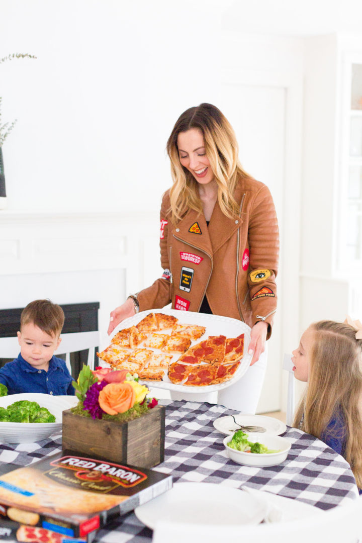 Eva Amurri Martino shows her kids what's for dinner