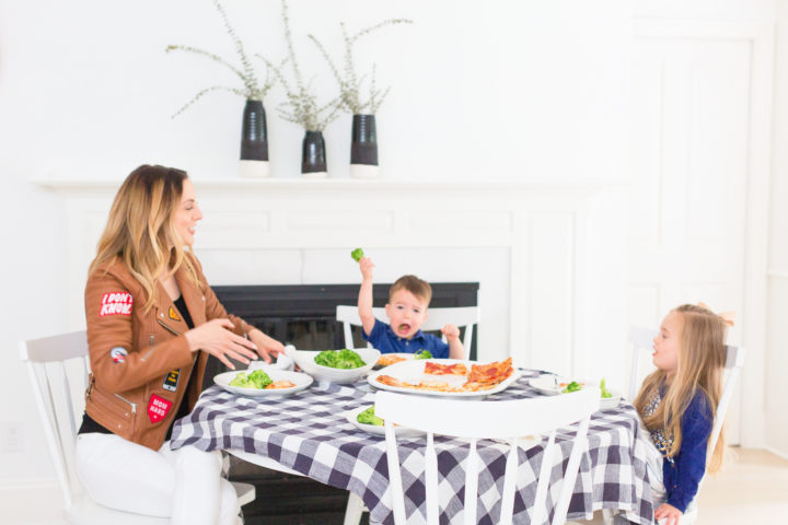 Eva Amurri Martino enjoys pizza night with her kiddos