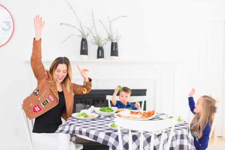 Eva Amurri Martino enjoys pizza night with her kiddos