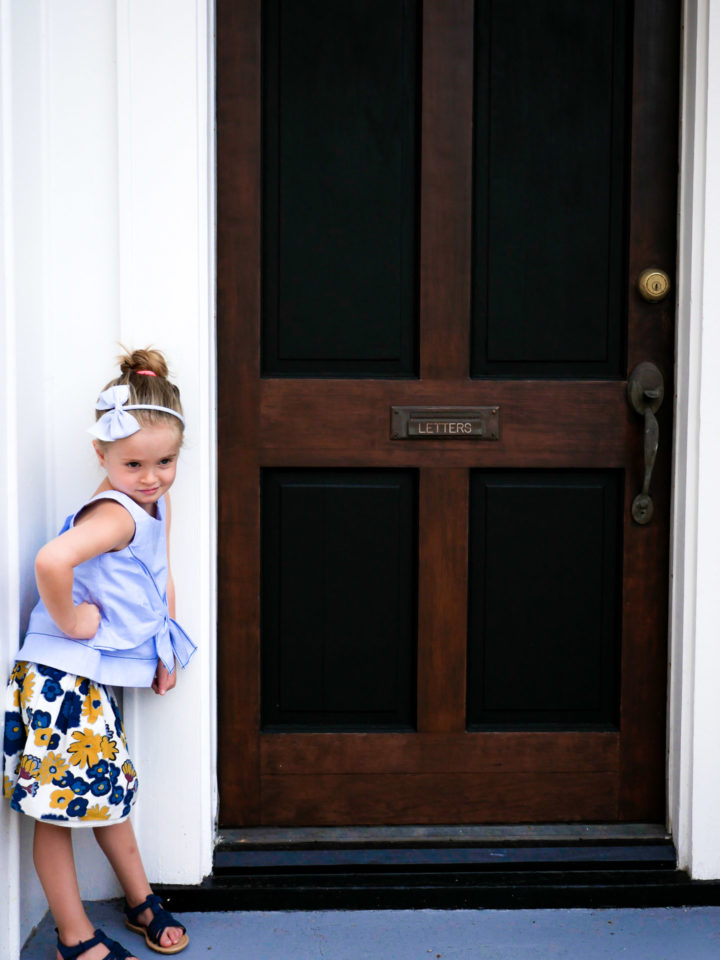 Eva Amurri Martino's daughter Marlowe poses outside a building in Charleston.