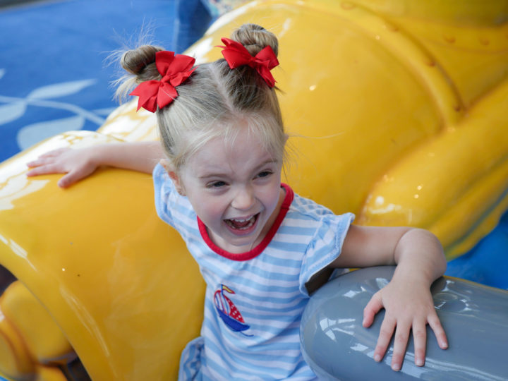 Eva Amurri Martino's daughter Marlowe screams with excitement in Charleston