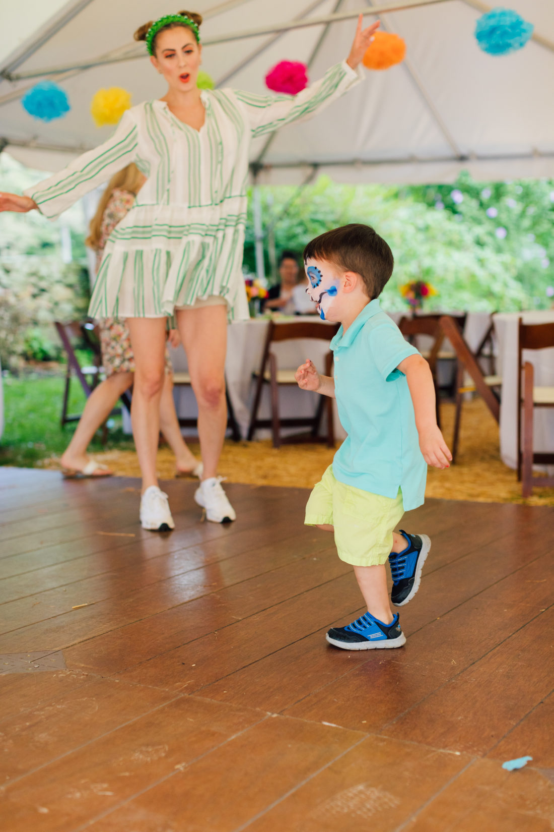 Eva Amurri Martino dances with son Major at daughter Marlowe's Cinco de Marlowe themed 5th birthday fiesta