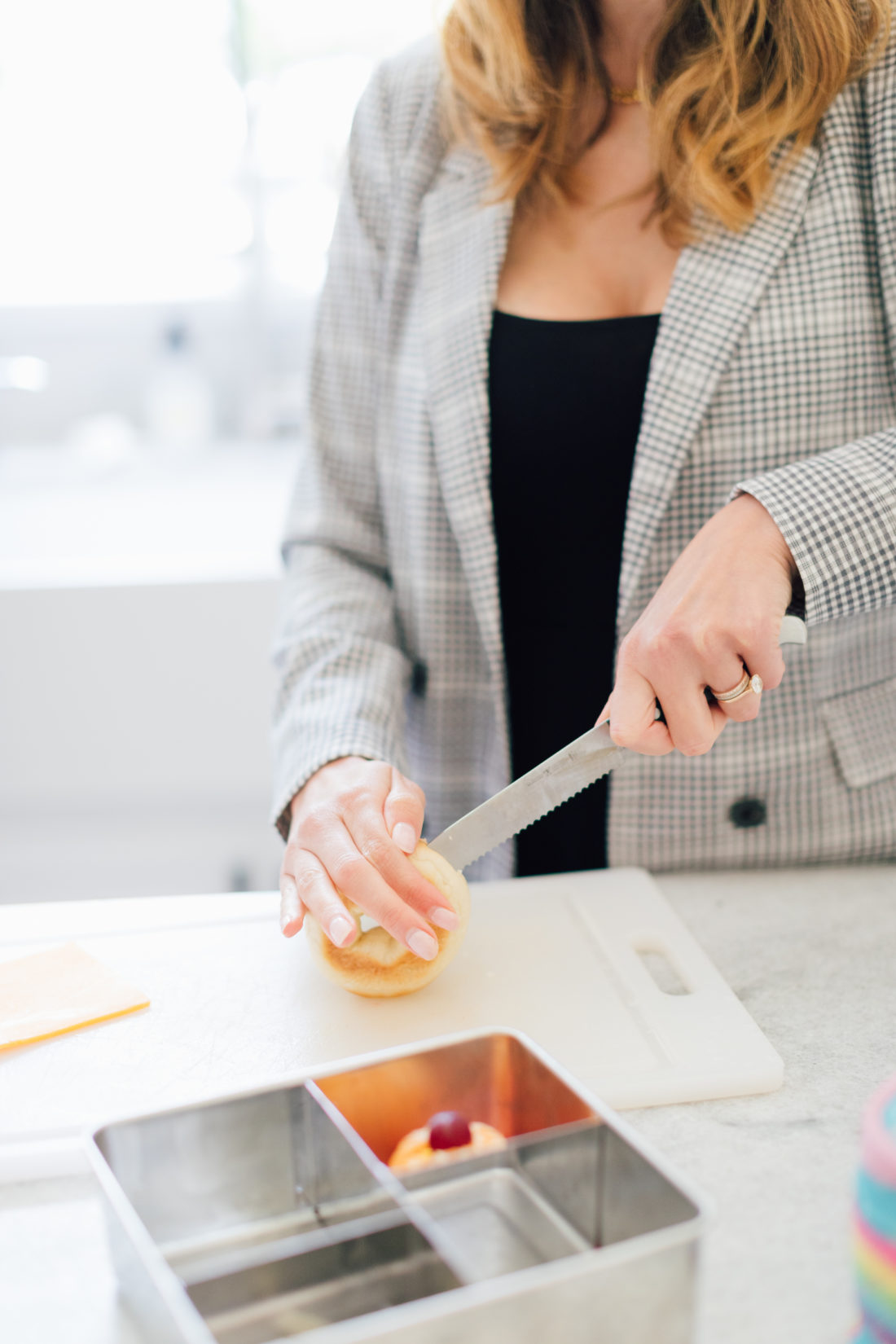 Eva Amurri Martino makes a bagel sandwich as an easy lunch box idea