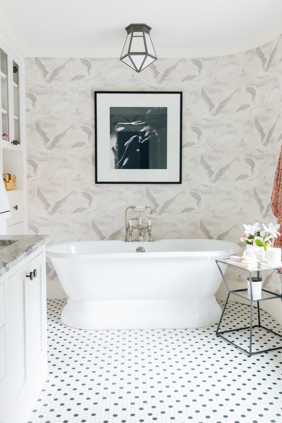 The bathtub in Eva Amurri Martino Master Bathroom