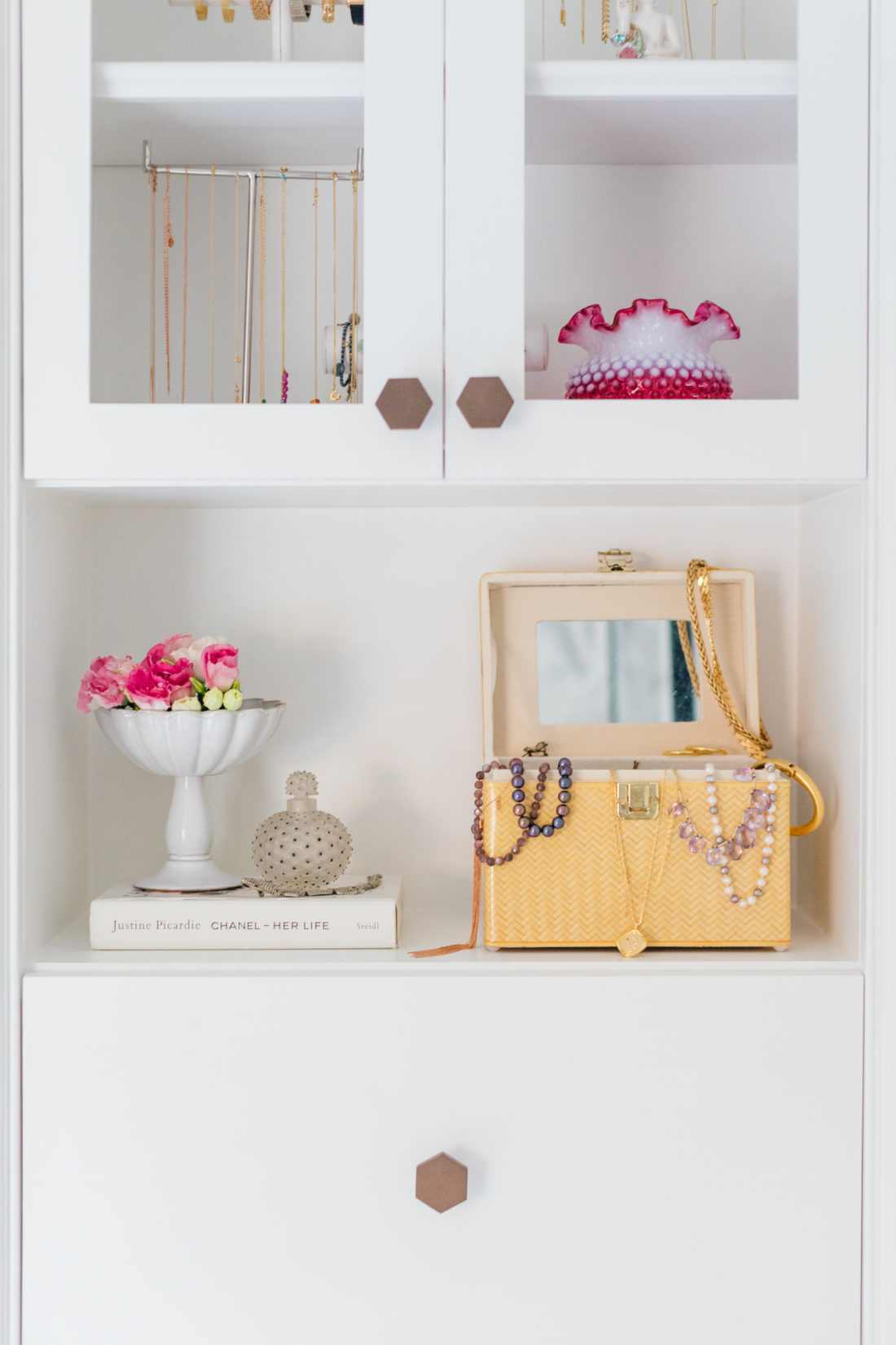 Details on the bookcase in in Eva Amurri Martino Master Bathroom