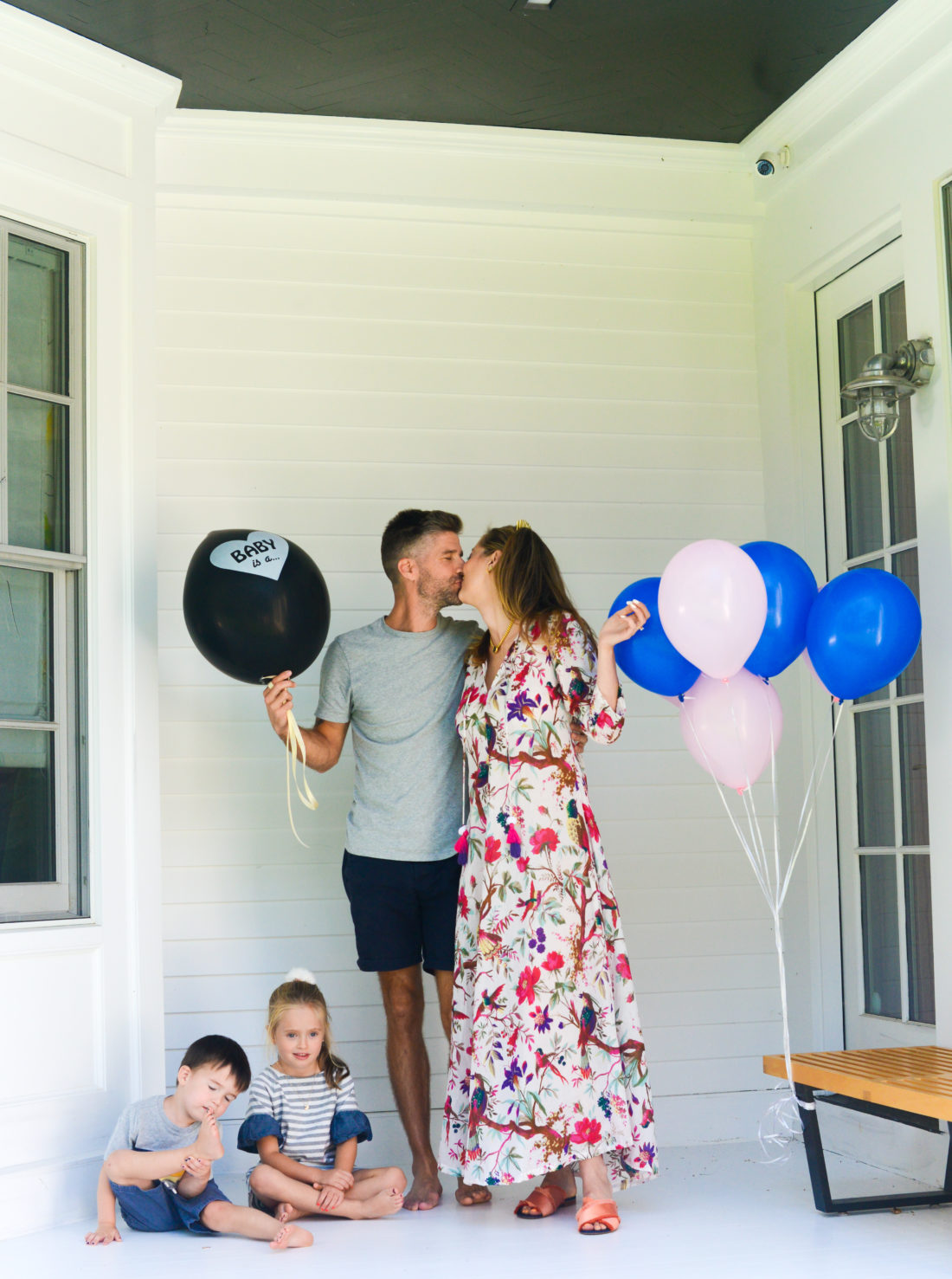 Gender Reveal Balloon Hug . Boy or Girl?