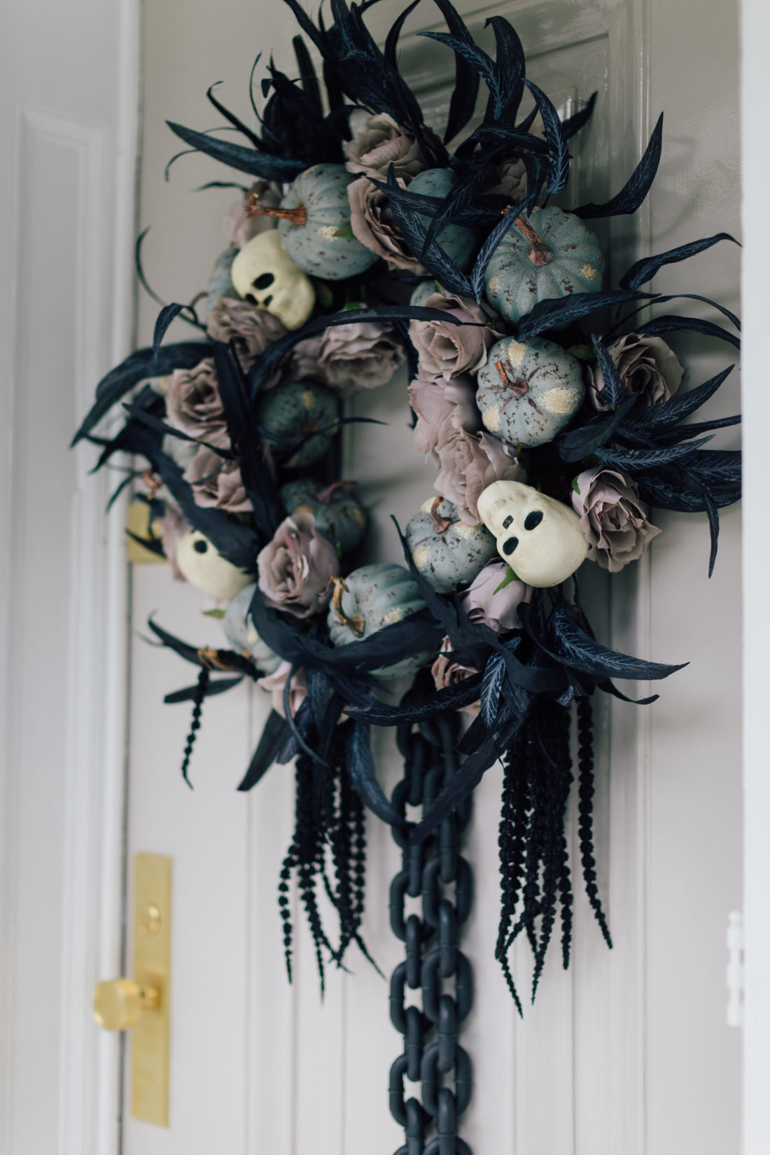 Eva Amurri Martino decorates her house for Halloween