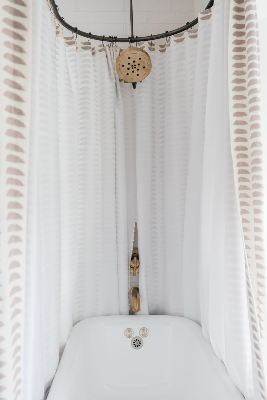 The bathtub inside Eva Amurri's newly finished Guest Suite