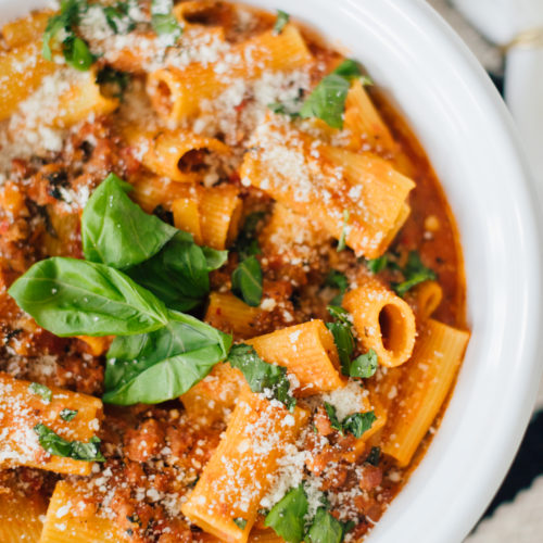 Blogger Eva Amurri shares an easy one-pot creamy sausage and pepper pasta recipe
