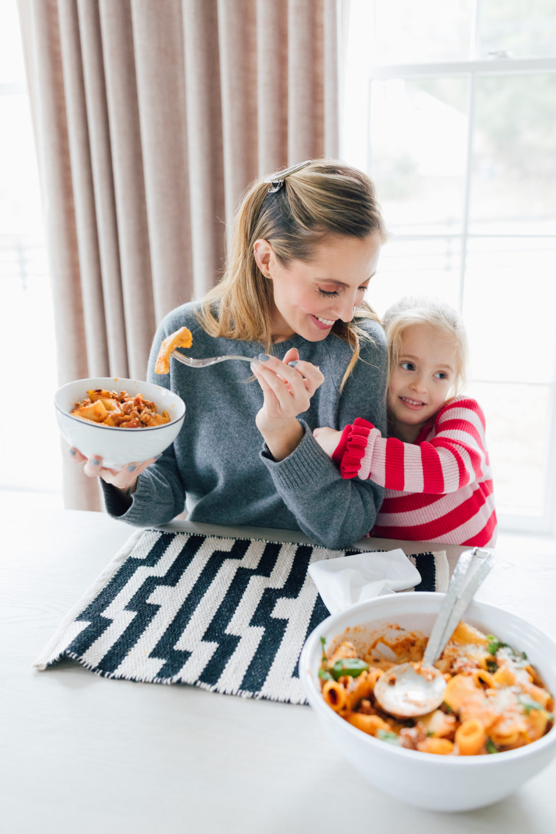 Blogger Eva Amurri shares an easy one-pot creamy sausage and pepper pasta recipe