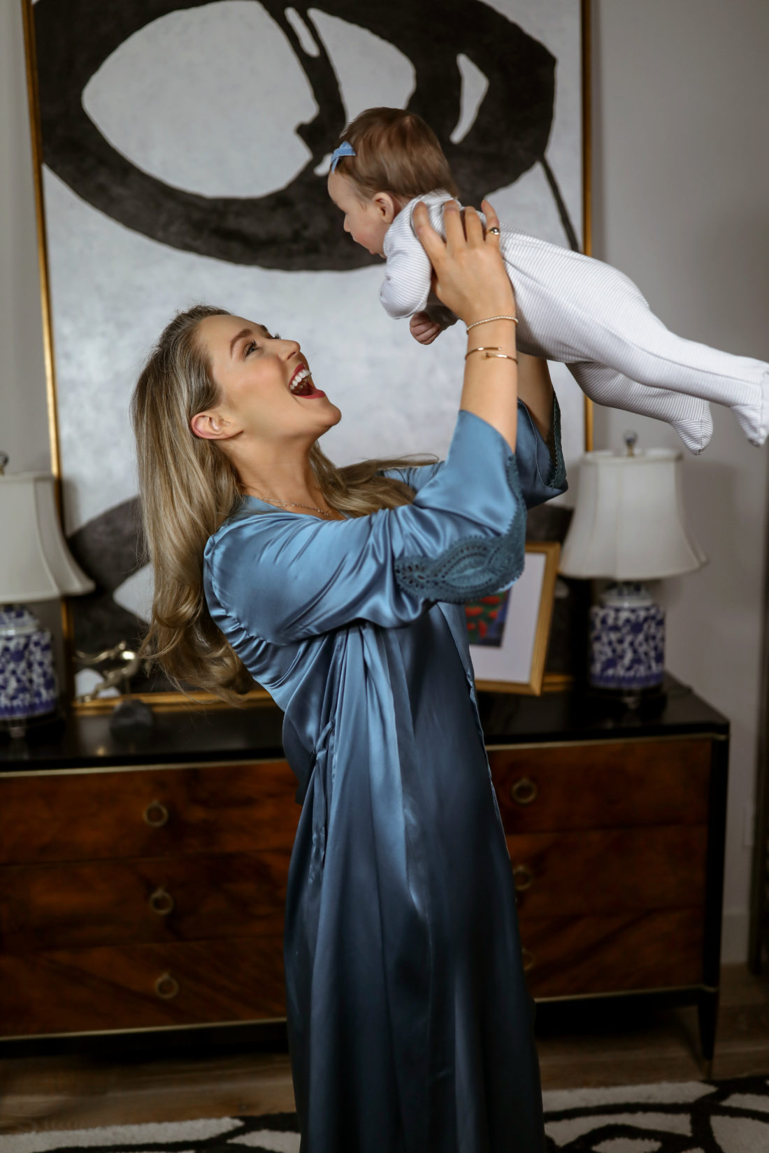 Guest Blogger Mary Orton shares 9 tips for working moms with newborns