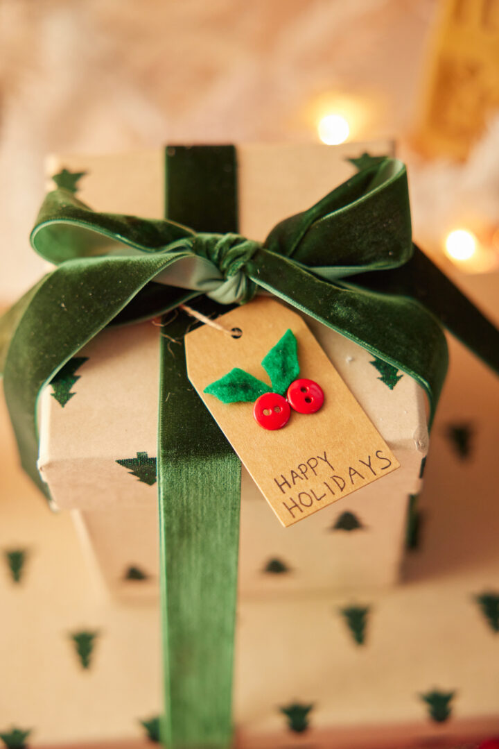 Eva Amurri shares her DIY Gift Tags for the Holidays.